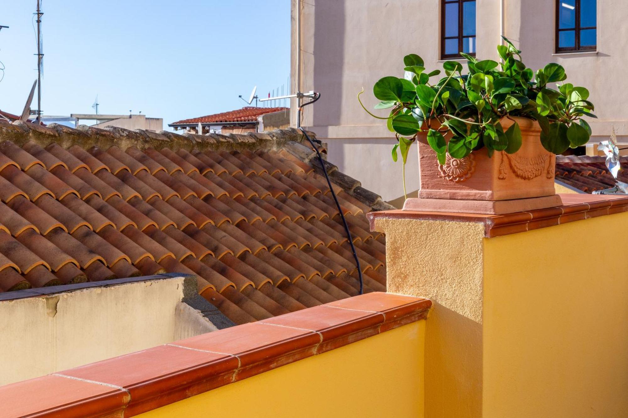 Mch-Marina Charming House Apartment Cagliari Bagian luar foto