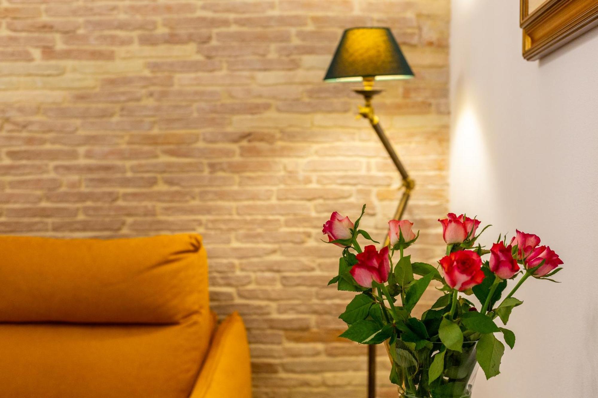 Mch-Marina Charming House Apartment Cagliari Bagian luar foto