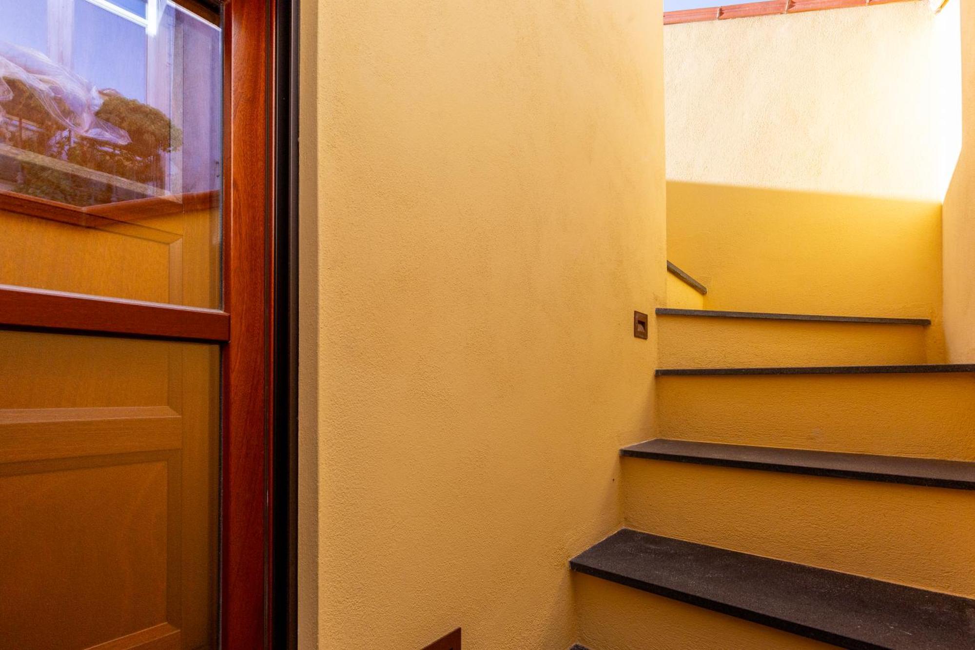 Mch-Marina Charming House Apartment Cagliari Bagian luar foto