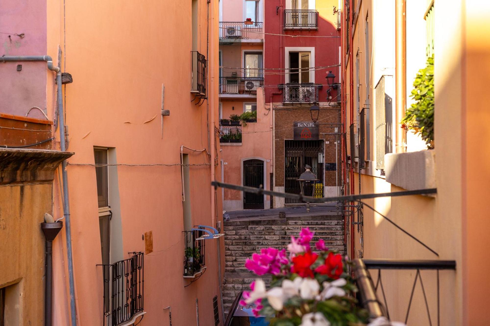 Mch-Marina Charming House Apartment Cagliari Bagian luar foto