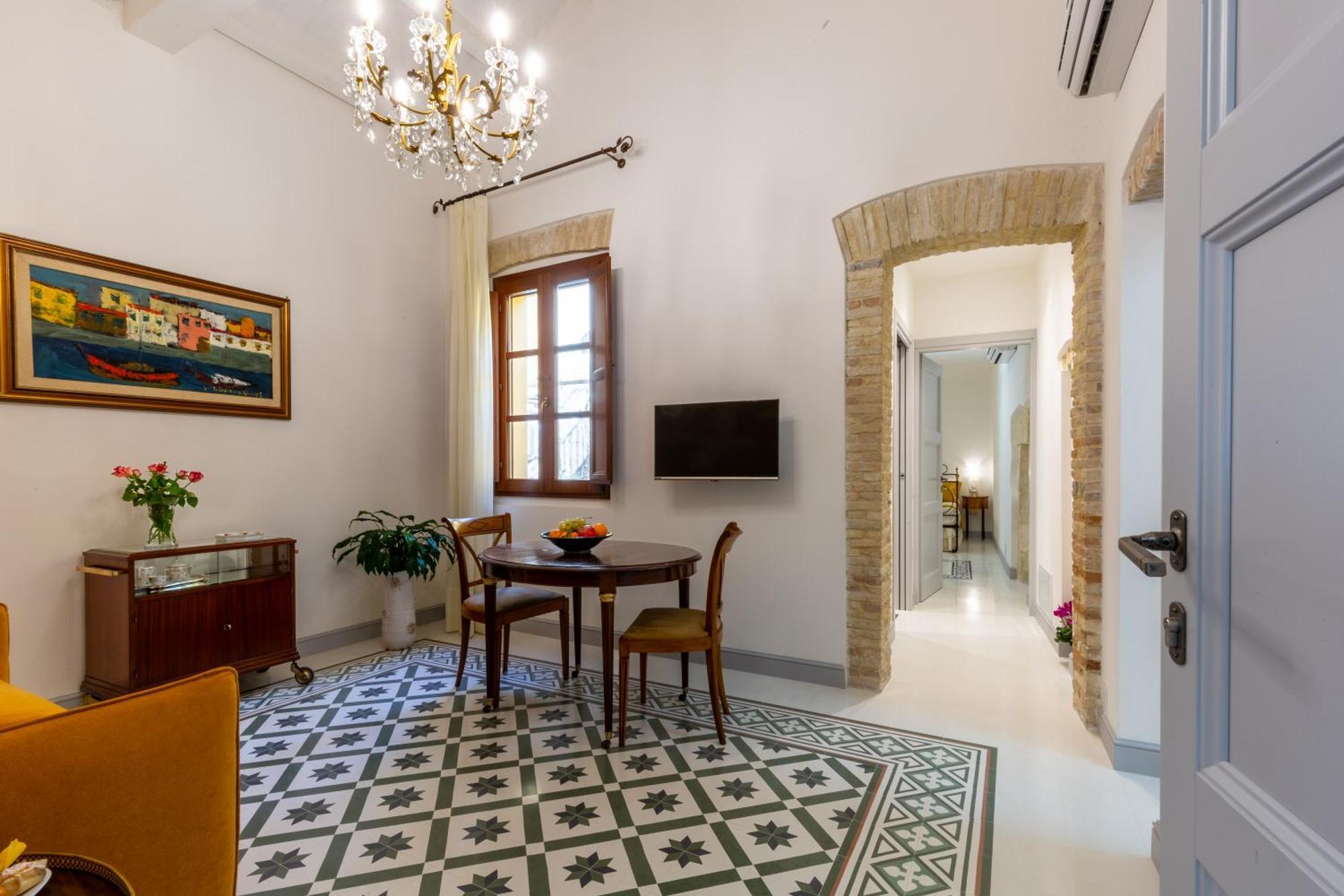 Mch-Marina Charming House Apartment Cagliari Bagian luar foto