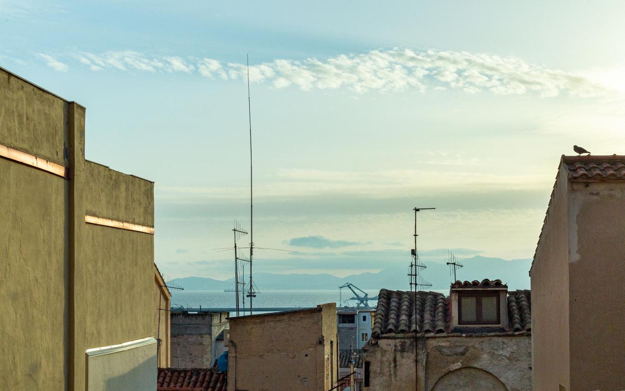 Mch-Marina Charming House Apartment Cagliari Bagian luar foto