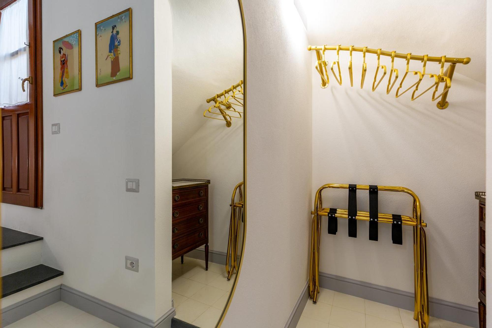 Mch-Marina Charming House Apartment Cagliari Bagian luar foto