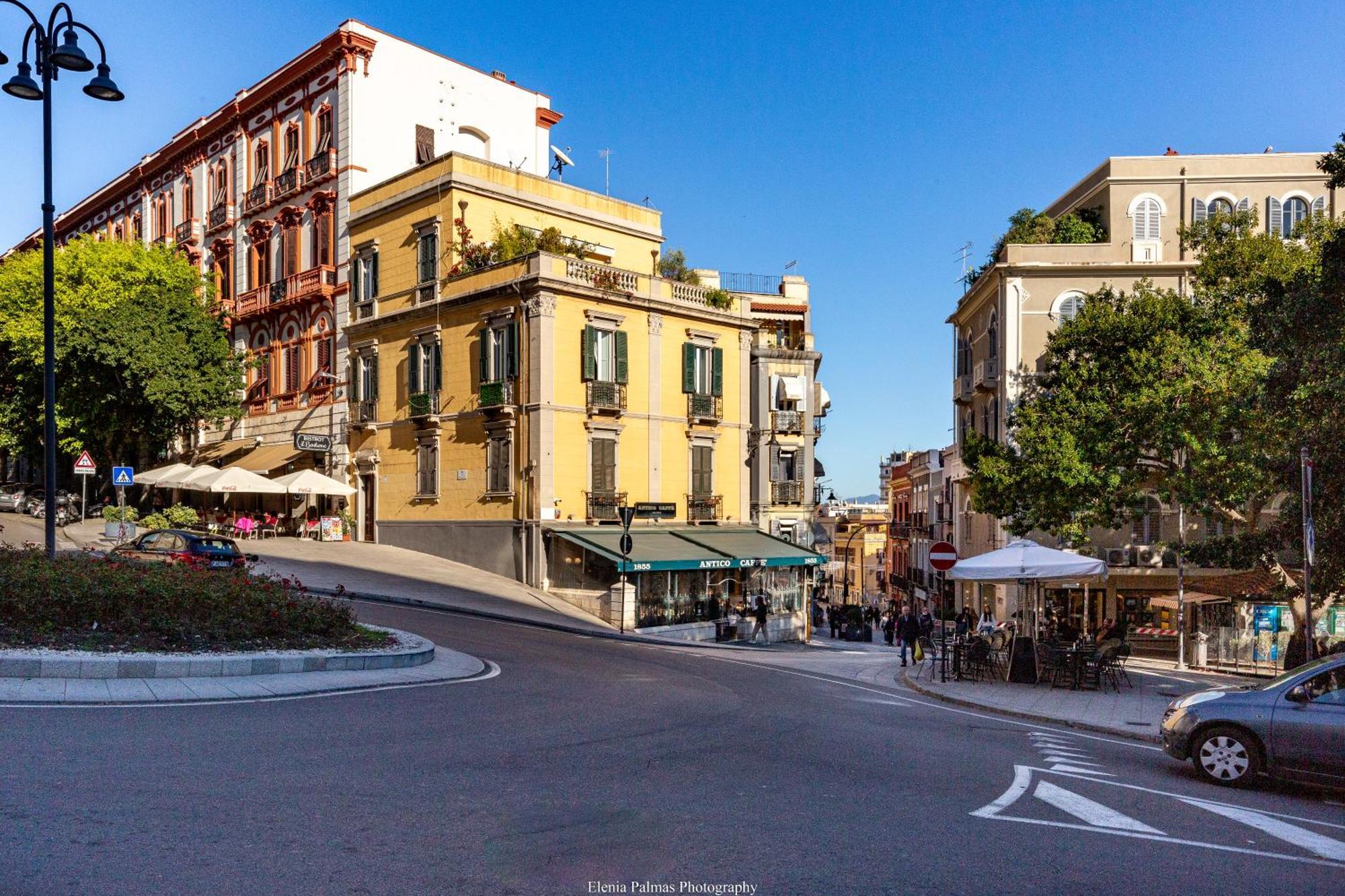 Mch-Marina Charming House Apartment Cagliari Bagian luar foto