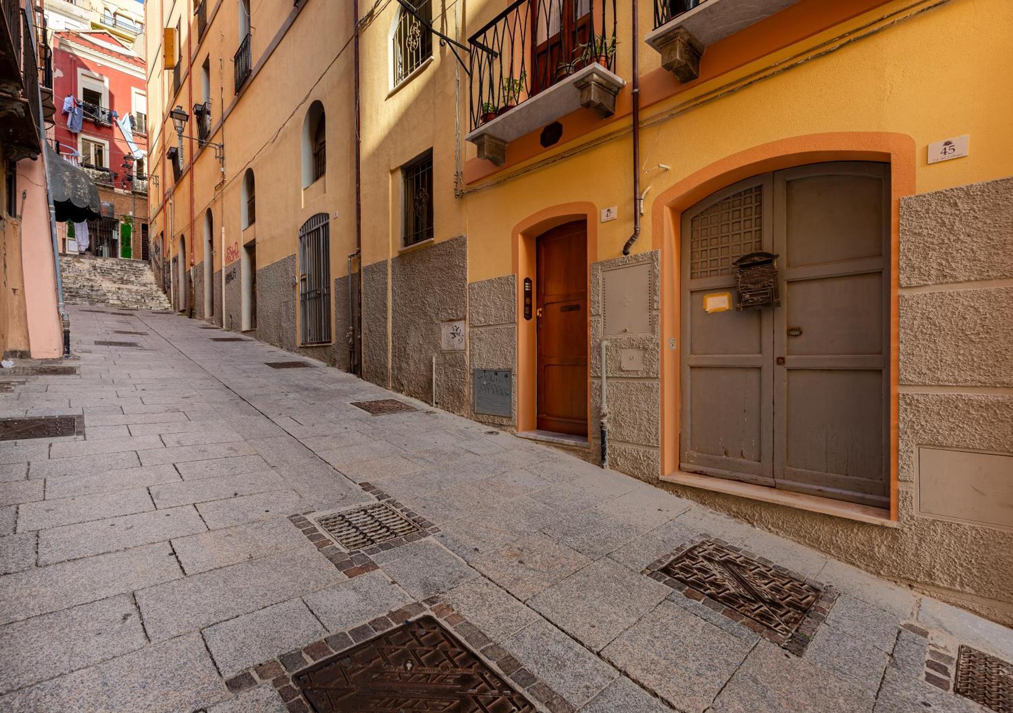 Mch-Marina Charming House Apartment Cagliari Bagian luar foto