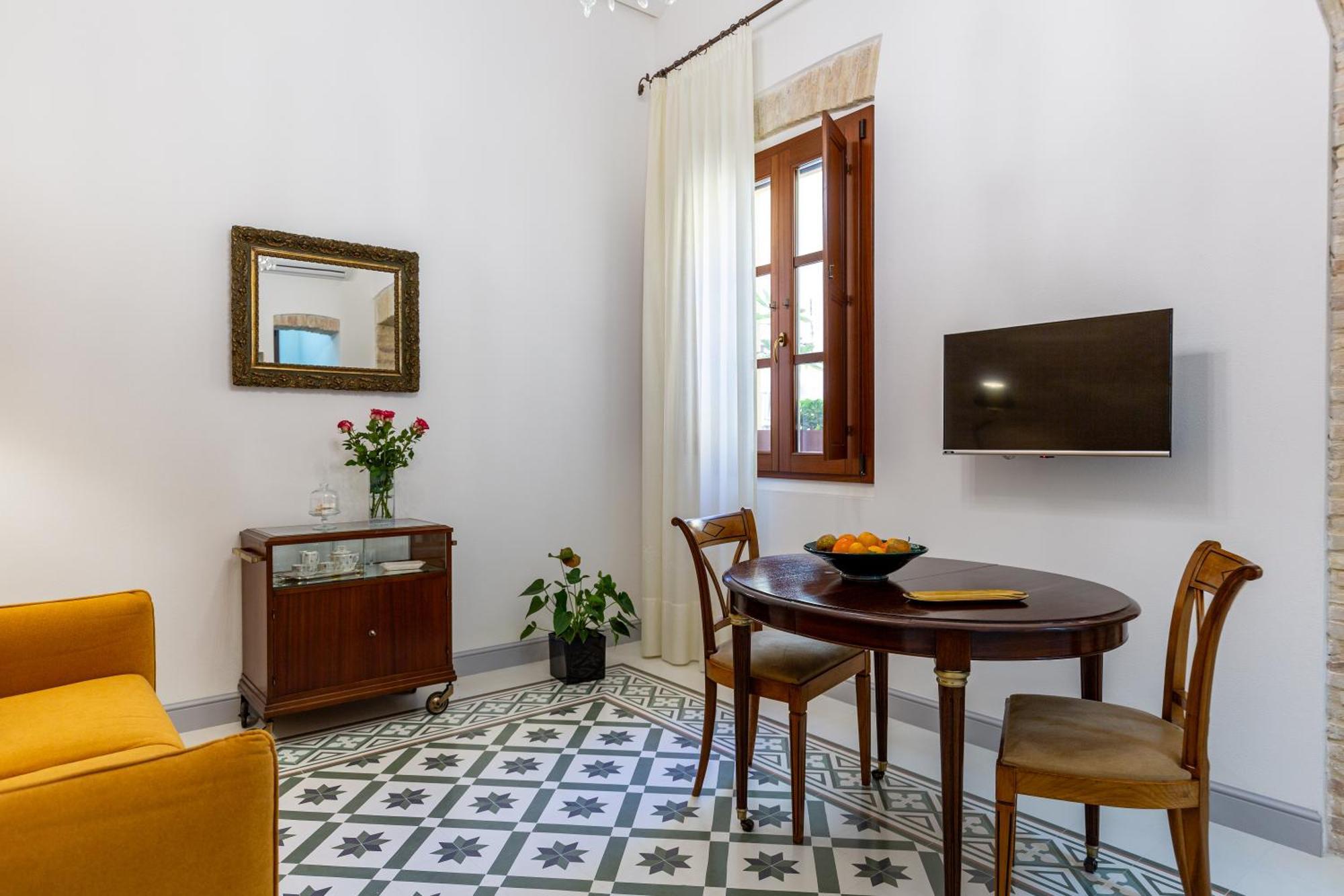 Mch-Marina Charming House Apartment Cagliari Bagian luar foto